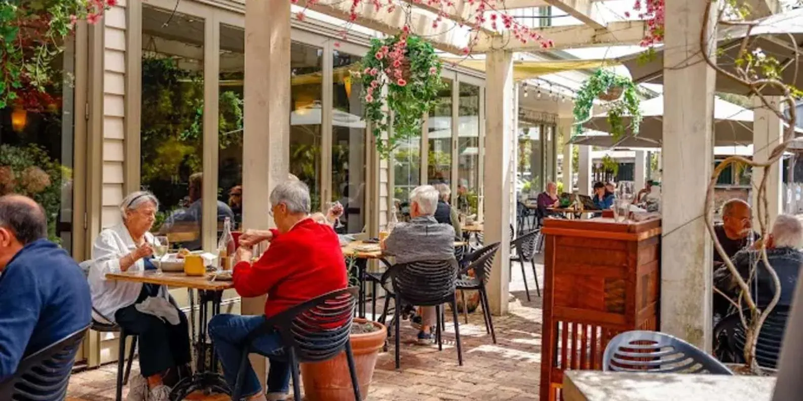 Outdoor dining at Matakana Market Kitchen